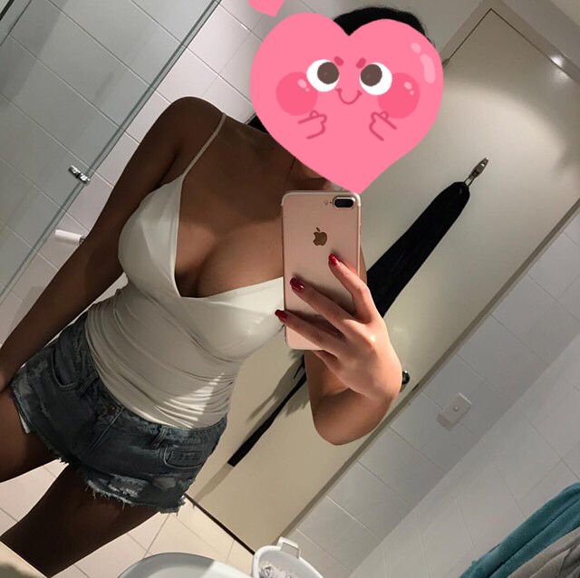 Niken sexy tanned skin Beauty