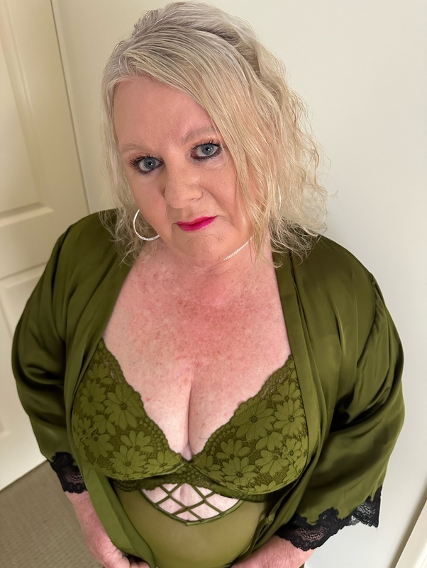 Sexy Aussie Mature MILF 