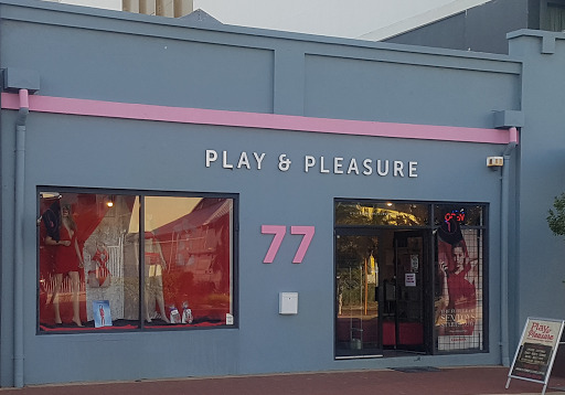 Play & Pleasure