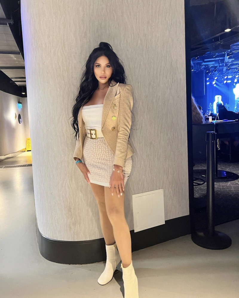 Stunning trans escort