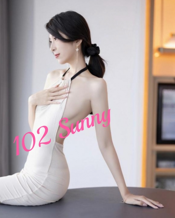 Slim Chinese escort 