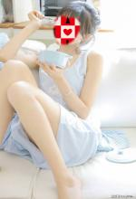 Petite Asian Escort