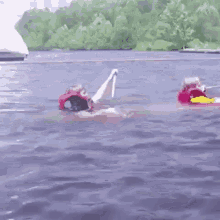 Paddle against the wind 