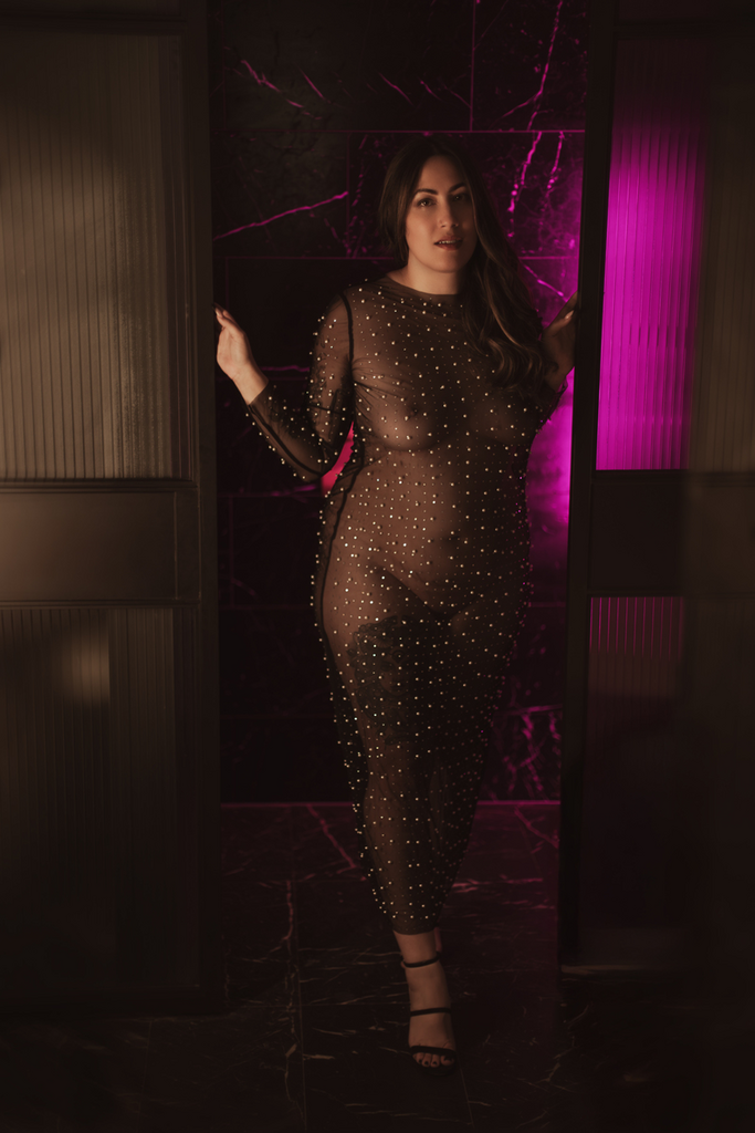Frankie Sinclair | Brunette Curvy Escorts | Langtrees VIP Perth