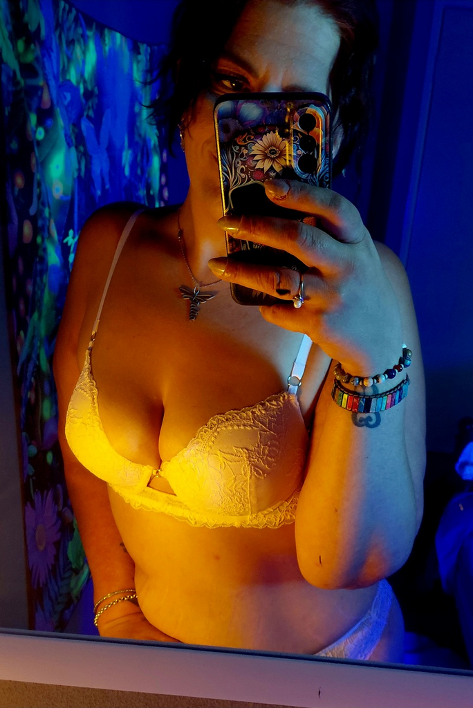 Jewelz | Kiwi Escorts | Langtrees.com