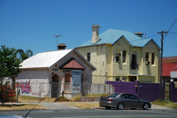 234.240.StirlingSt.jpg