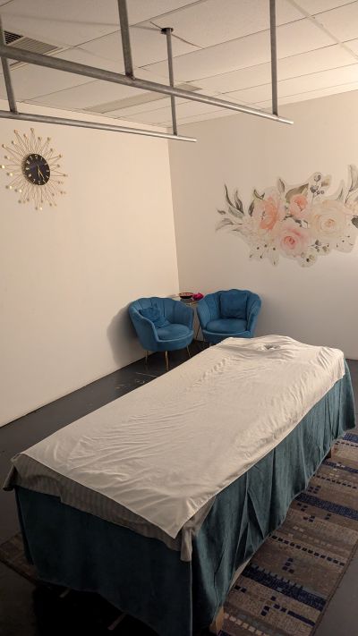2nd massage room.jpg