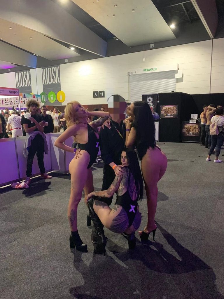 31493449.jpg