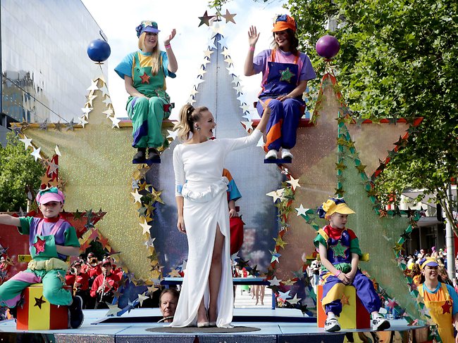 342277-2013-credit-union-christmas-pageant.jpg