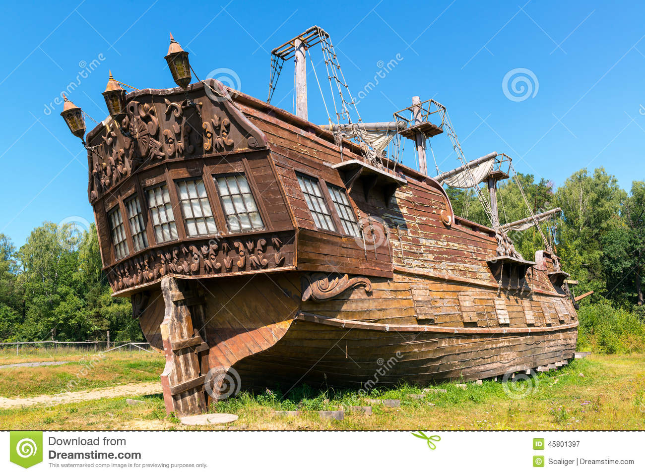 abandoned-old-sailing-ship-ground-45801397.jpg