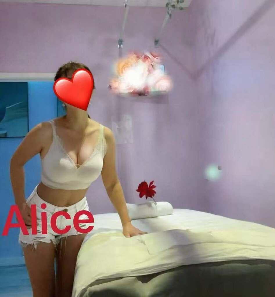Alice new pic.jpg