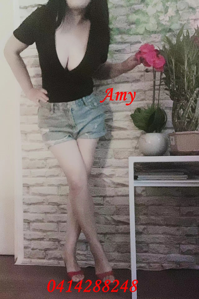 Amy sultry masseuse