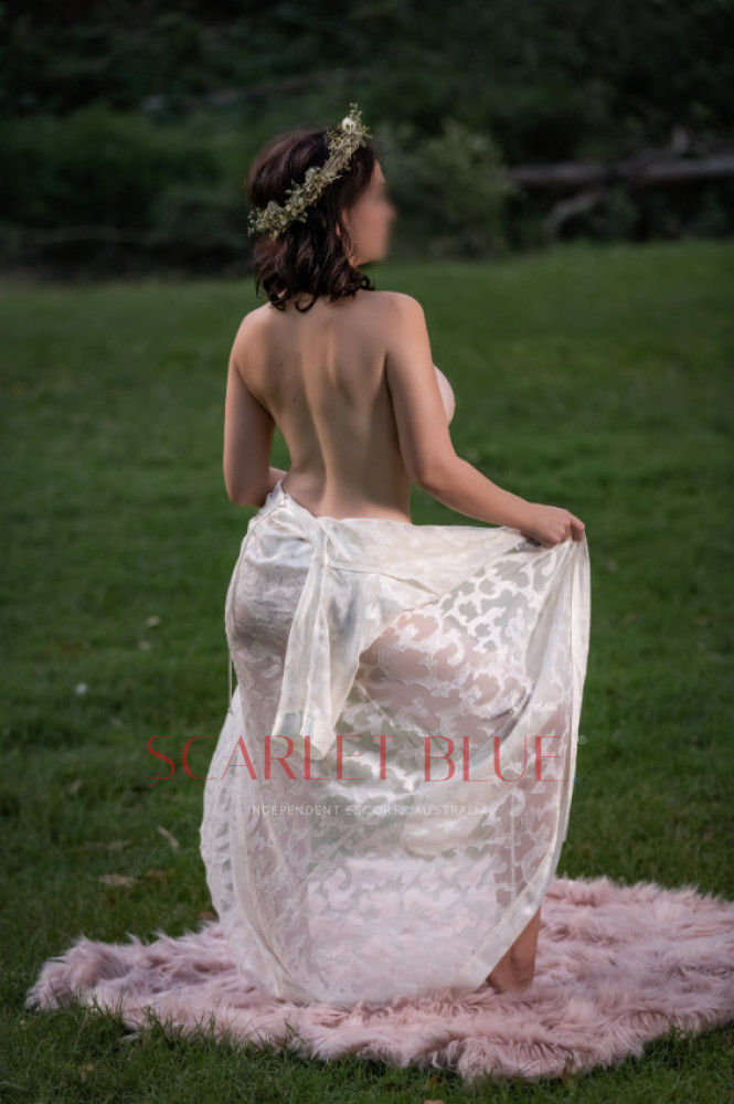 Readheaded MILF 