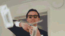 C60EDD3B-4E96-41E9-87D0-5E8DB2606BE5.gif