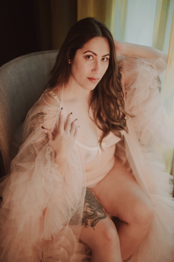 Frankie | Camberra Brunette Escorts | Talkingsex.com