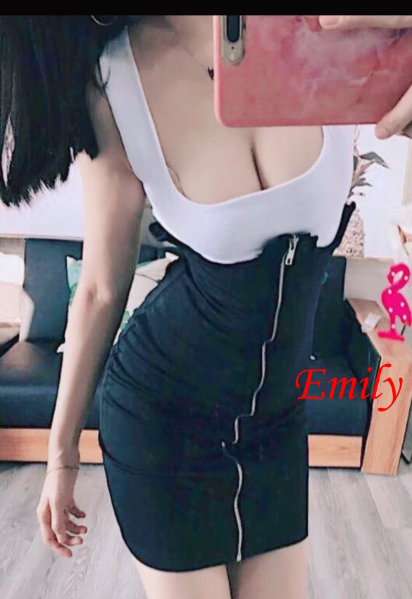 Emily Stunning masseuse