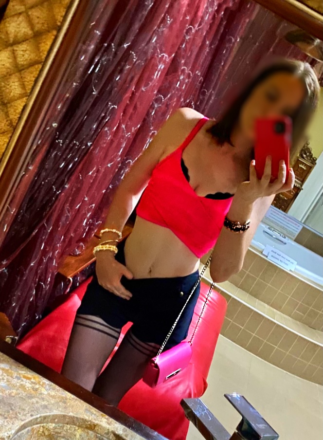 Facetune_08-01-2023-15-38-26.jpeg