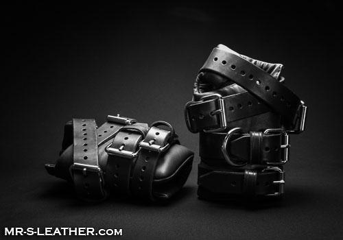 Four-Buckle-Hand-Restraints-Gay-BDSM-Bondage-SL054-303.jpg