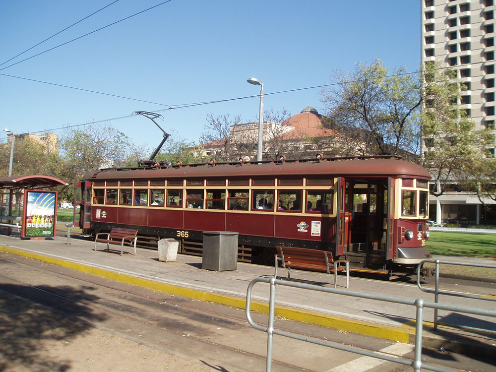 GlenelgTram_1.jpg