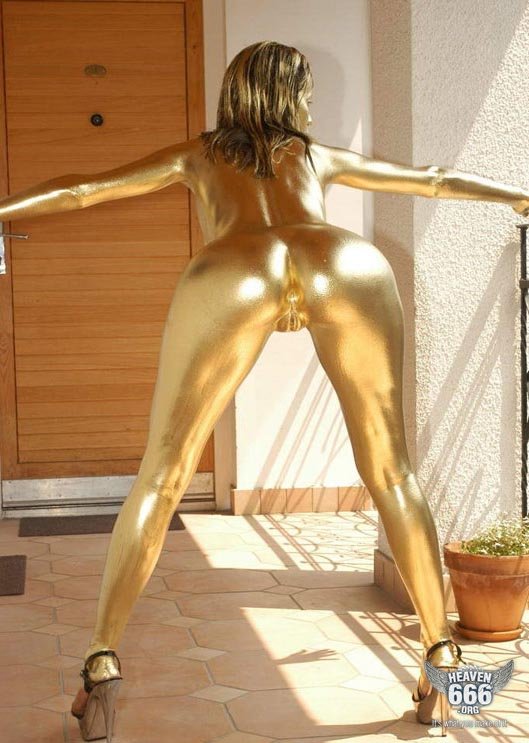 gold-pussy-body-paint.jpg