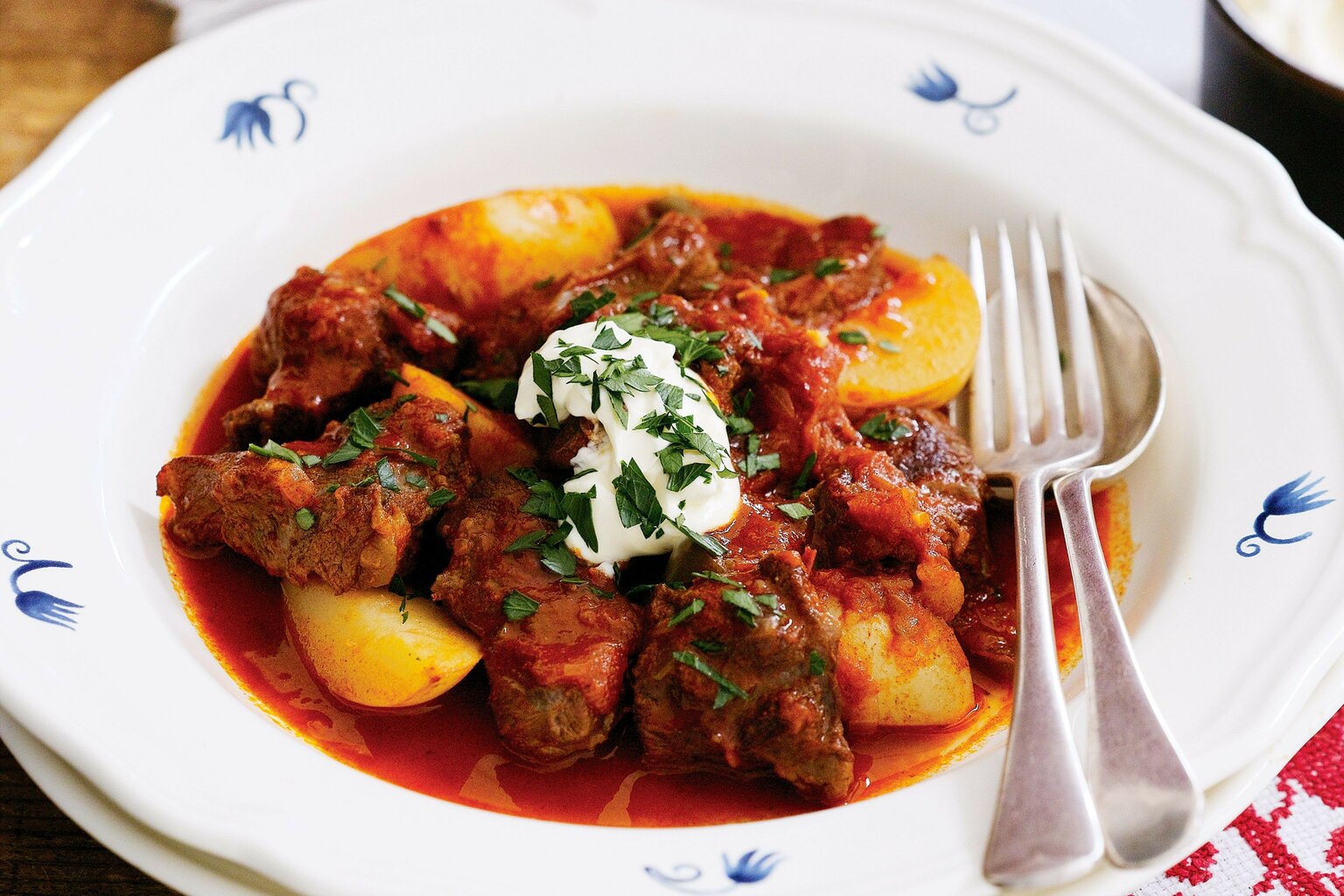 gulyas-goulash-77506-1.jpeg
