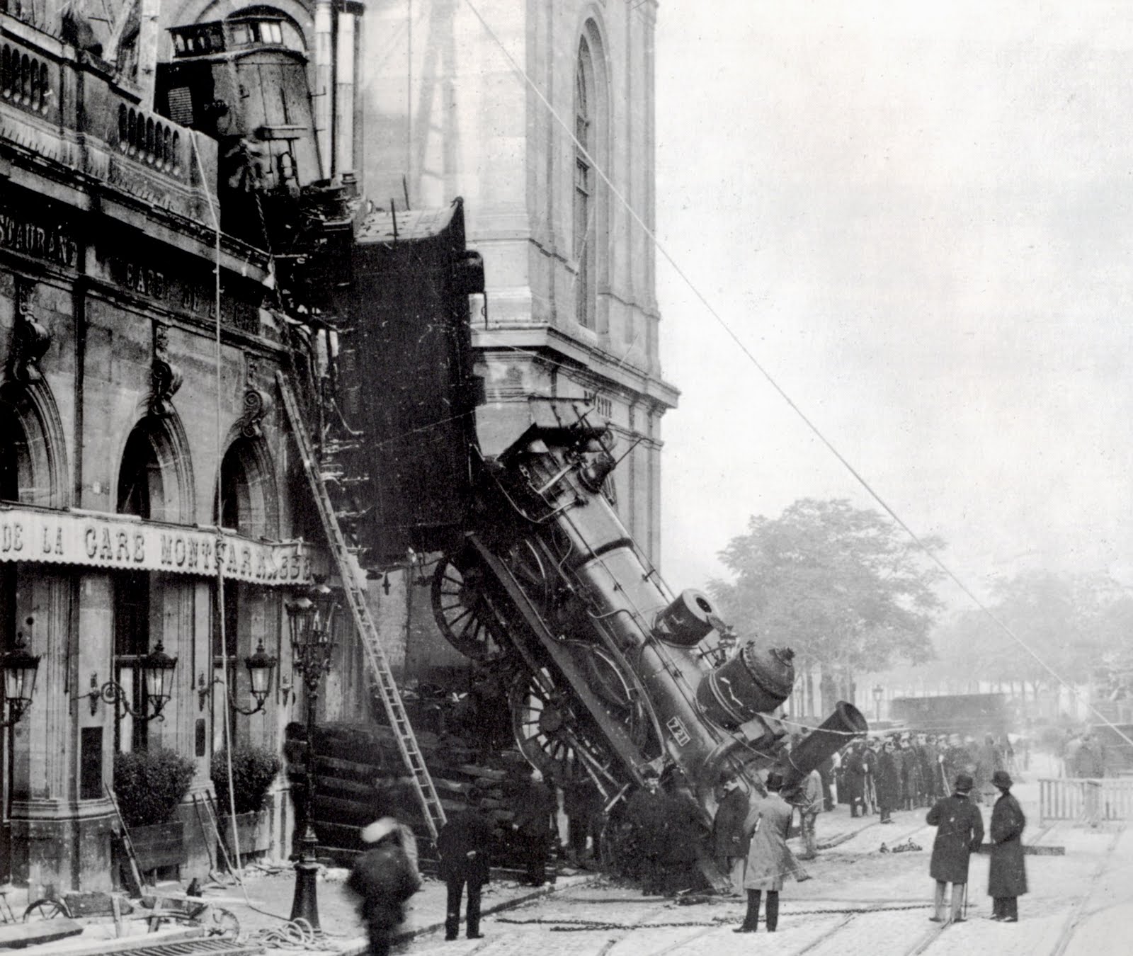 historical-photos-pt4-train-derail.jpg