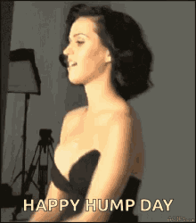 katy-perry-bouncing.gif