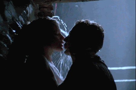 kiss2.gif
