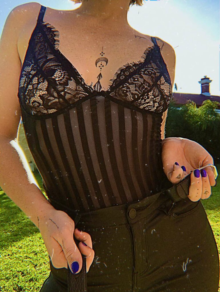 Lizzie new hot pic.jpg