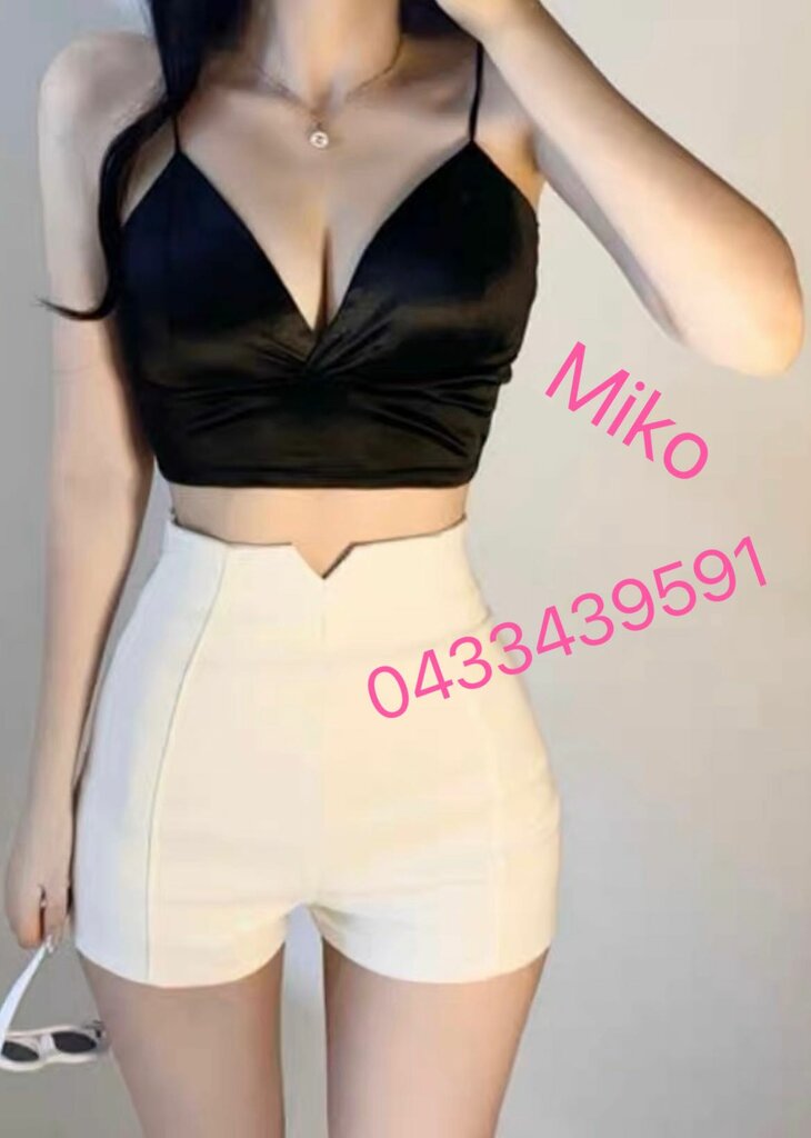 Miko tall & toned masseuse