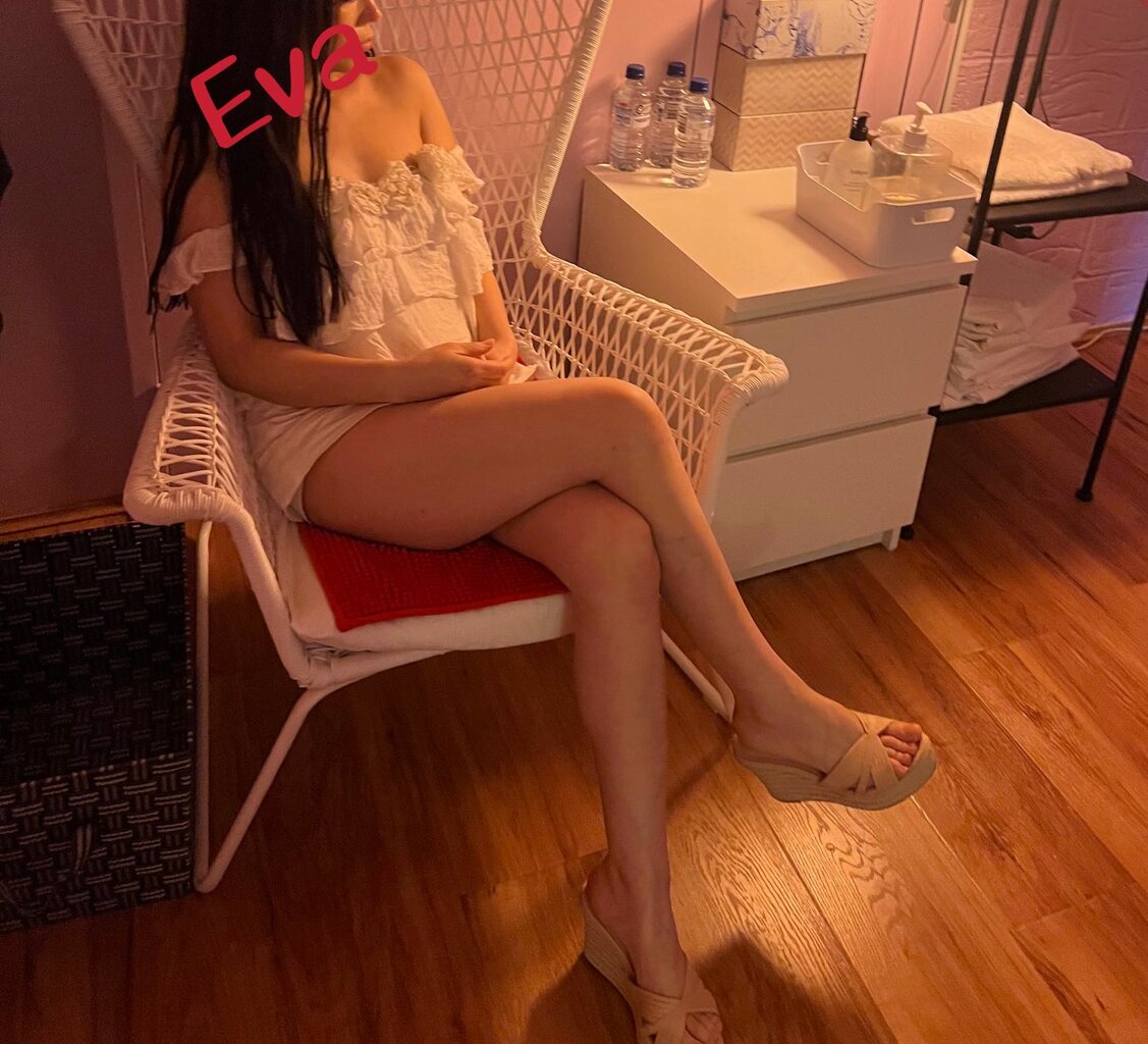 Eva Passionate Masseuse