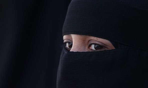 niqab-652842.jpg