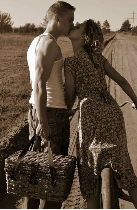 picnic4two.JPG