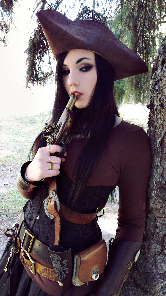 pirate_lady_by_rylthacosplay-d6plyec.png