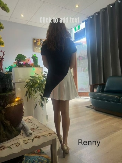 Renny front of shop- Sunday.JPG