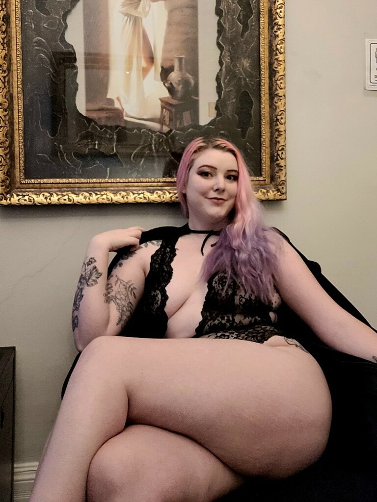 Sara lack lace lingerie sitting.jpg