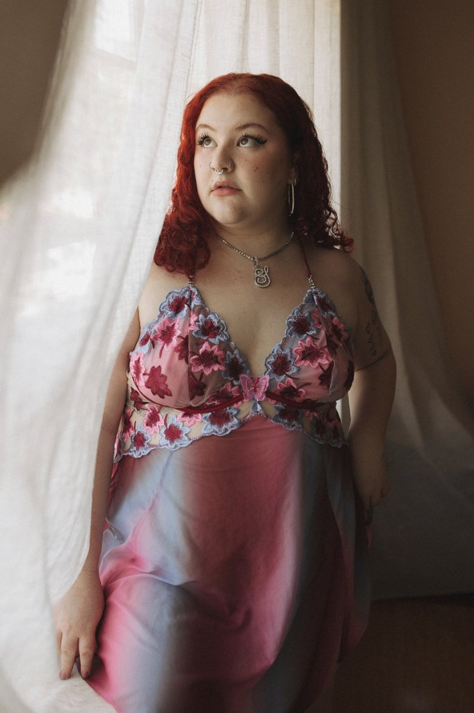 Sarah Fawning - Fiery Escort - Canberra Red Hair Escort - Talkingsex.com