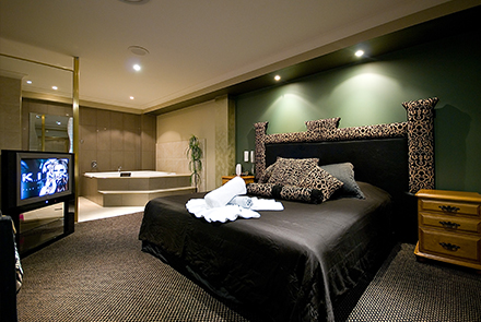 the-pentagon-suite.jpg