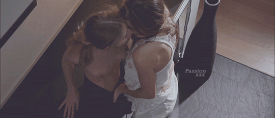 tumblr_nw7lc4zDBr1u3v7ubo4_5402.gif