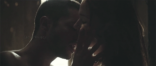 tumblr_onu6qhSAsT1tduf00o1_500.gif