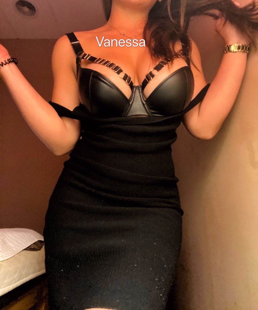 Vanessa working girl
