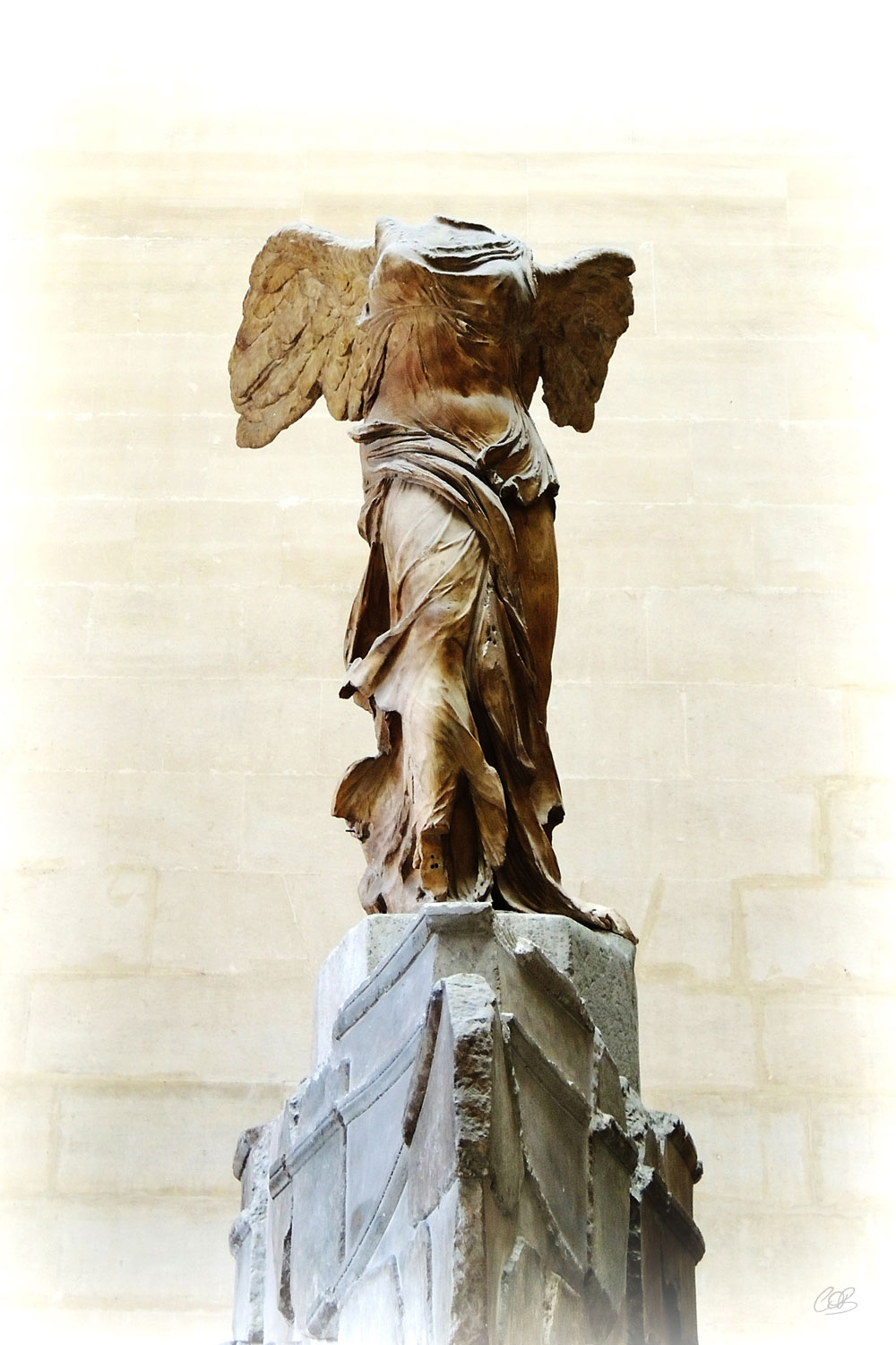 Winged-Victory-of-Samothrace.jpg