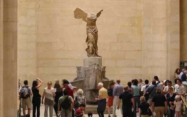 Winged-Victory-of-Samothrace-Louvre.jpg