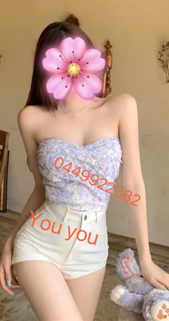 YouYou sexiest masseuse